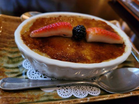 Green tea creme brulee