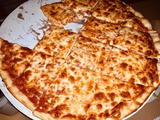 Pizza. Love the crispy crust!