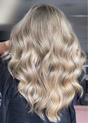 Savannah's blonding service