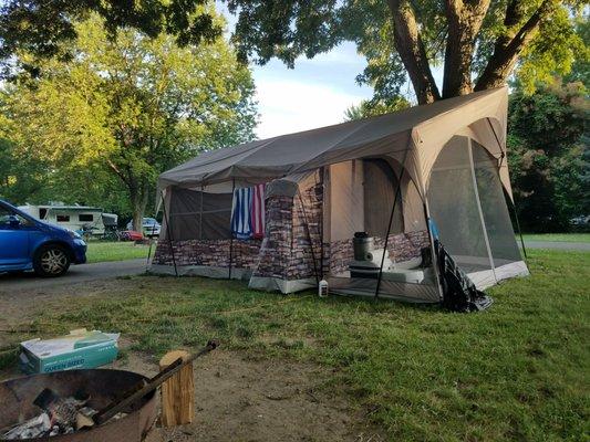 Large campsites with fire pits and electric hookup.