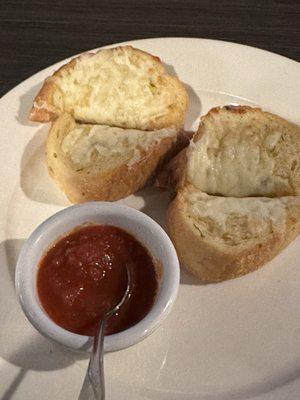 Free garlic bread with marinara