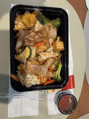 Pad see ew with tofu and veggies