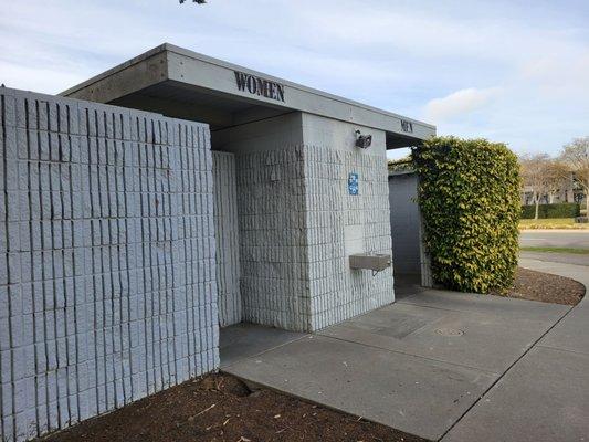 Harbor Bay Trail restroom (hidden by bushes) is across from 2277 Harbor Bay Parkway