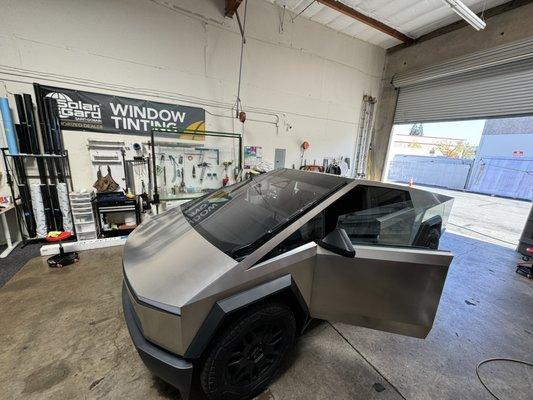 2024 Tesla Cybertruck windows tinting with ceramic 20%