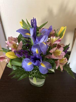 My mother's $50 flower arrangement, really $50 for an ugly jar with no theme of Valentine's Day in this thrown together arrangement.