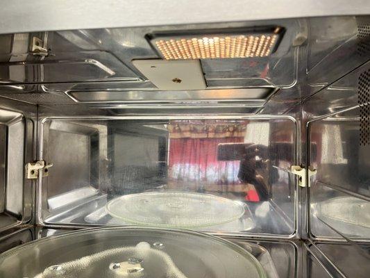 Interior microwave kept clean