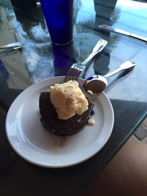 Amaretto ice cream and chocolate cake.