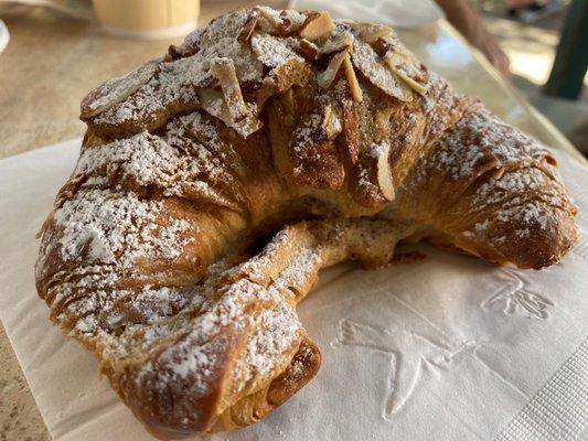 Almond croissant - Pastry and filling were dry.  Maybe One Day-Old.