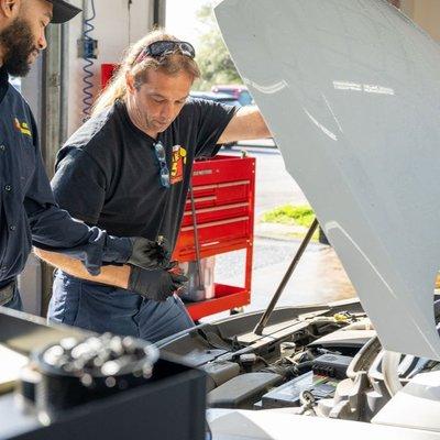 The Stay in Your Car, 10 Minute Oil Change.