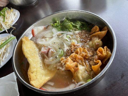 wonton noodle soup-m honh thnh