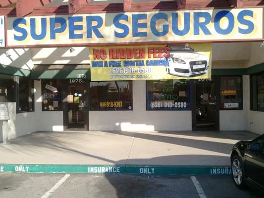 Front of Super Seguros de Autos