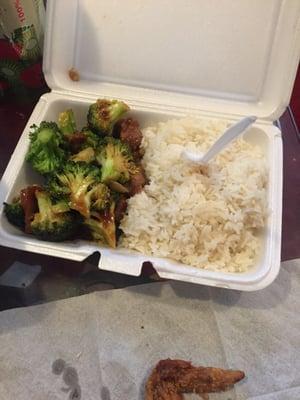 70% Rice, 25 % Broccoli, and 5% beef,  ???  It's not food.. Ft.!