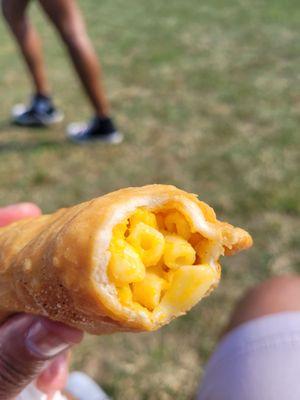 Cheesy Mac n Cheese empanada