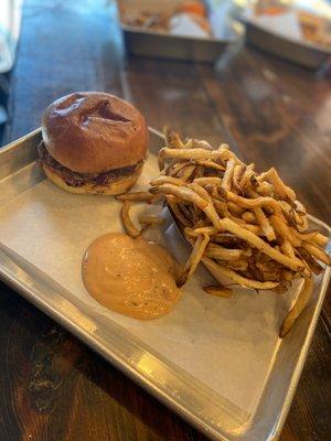 Pulled Pork and fries. Excellent!