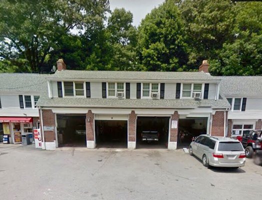 Village Garage-Marston Mills, Ma. Easy access!