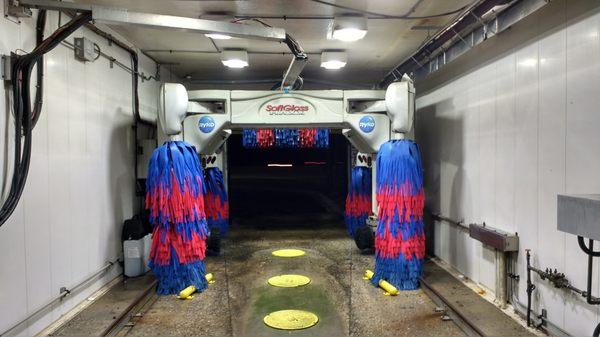 Ryko SoftGloss MAXX 5 brush friction car wash system