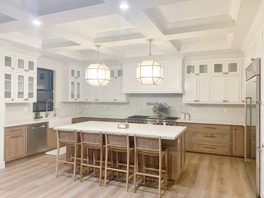 Custom Kitchen Cabinetry - Shaker Inset - White Oak / White Lacquer