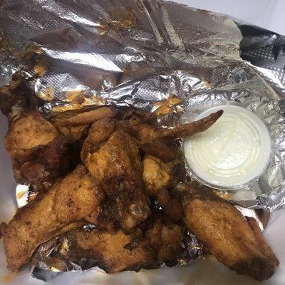 Buffalo wings with bleu cheese