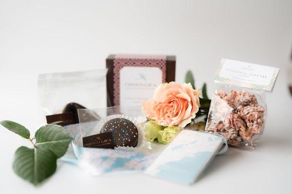 Seasonal Item: May Specials Bundle (DC Oreo, DC Fortune Cookie, Strawberry Crunch a le'a, Landyarn Lei, 9pc Gemstone Truffle Box)