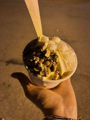 Honey misu-garu & black sugar vanilla w/mochi, gold chocolate, & almonds - long line yet nuttin special...