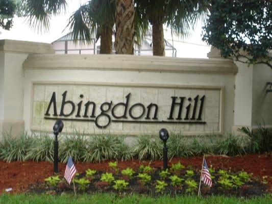 Residents in Abingdon Hill awoke to American flags placed in their yards by our agents in celebration of July 4th!