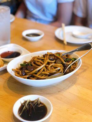 Lo short rib dan mein noodles