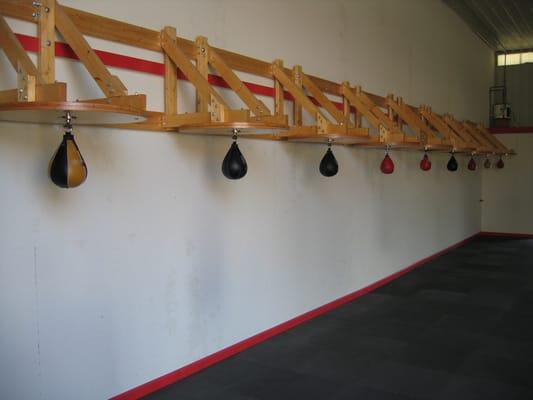 10 Leather Speedbags ranging from extra small to large!