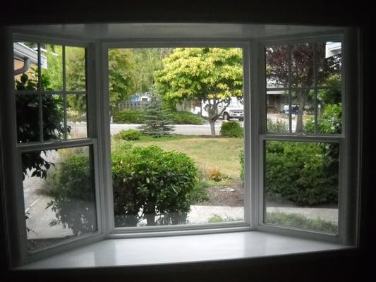 Interior of a Simonton 45 degree bay window with 24" single hung flankers