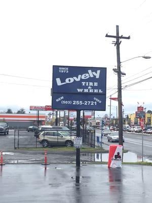 Professional tire service. I took my car there for flat tire and it was repaired fast.Definitely recommend Lovely Tire.