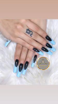 The nails feature a striking black and light blue color block design, creating a bold and modern look.
#nails #rancho #manicure #pedicure