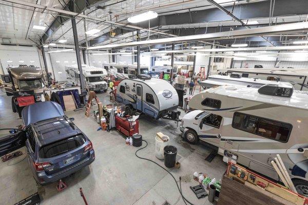 Huge service department for servicing RVs and boats.