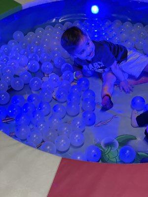 Toddler area ball pit