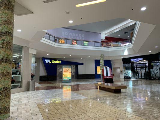 The access to Best Buy outlet is closed you have to enter through the parking lot