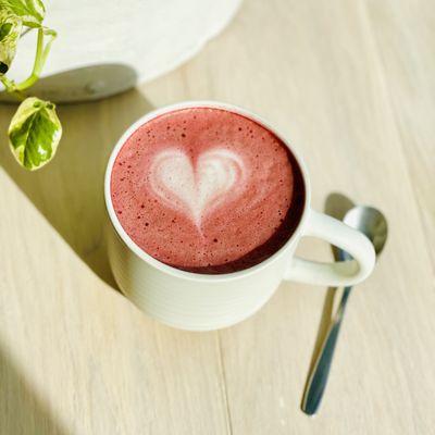 Beetroot cacao latte