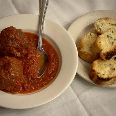 Meatballs and Garlic Bread