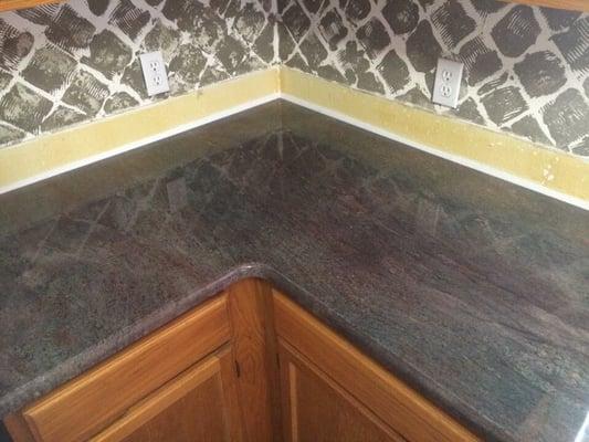 Mom's countertop without a backsplash.  Love those colors.