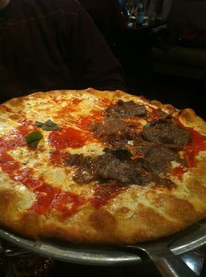 Thin crust pizza 1/2 meatball