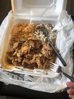 Pollo con Chorizo $7.99