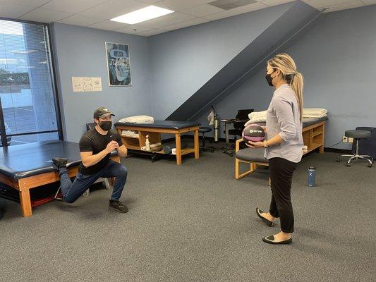 Student Physical Therapist Janice progressing Sean and his Bulgarian split squats! These are real quad burners!!