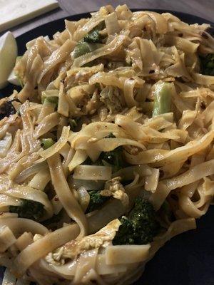 62. Large Pad Thai Chicken