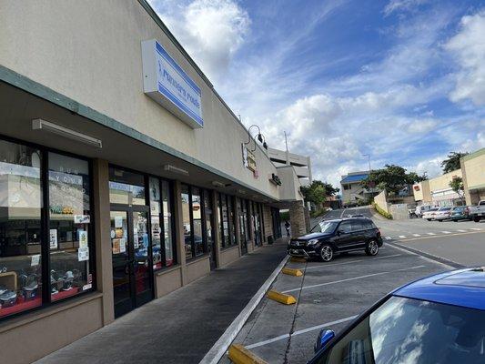 Parking in front of Paradise Optical.