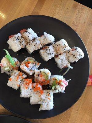 California roll and spicy tuna roll