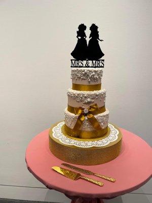 Our Wedding cake that Corina bakery made for us!