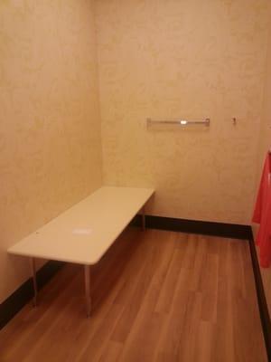 Spacious, clean dressing room