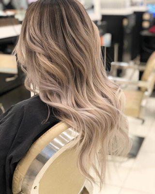 Beige blonde balayage ombre