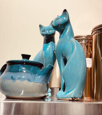 Turquoise Teapot and Cat Cafe