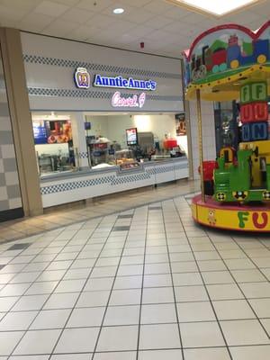 Auntie Anne's of Brockton -- Westgate Mall : 200 Westgate Drive, Brockton       Interior