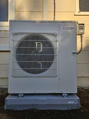 Mitsubishi electric heat pump in Oakland