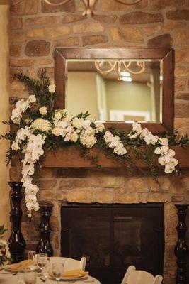 This gorgeous fireplace floral