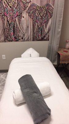 Massage bed